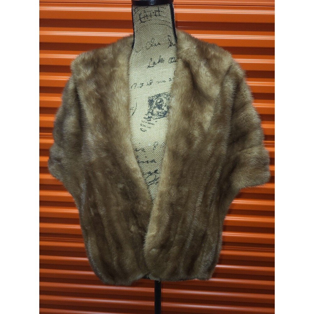 Vtg. 1950s Arthur Rosenbaum NYC Fur Shole